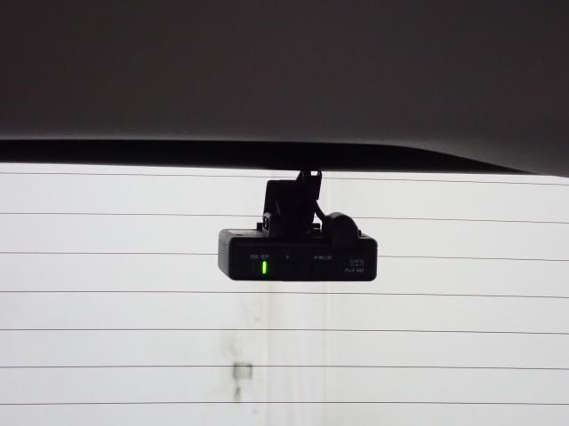 オデッセイ アブソルート　禁煙１オーナー　純正１０インチナビ　マルチビューカメラ　両電動スライドドア　パーキングセンサー　パドルシフト　ドアバイザー　ドラレコ　ＡｐｐｌｅＣａｒＰｌａｙ　コンビシート　パーキングアシスト　ＥＴＣ（19枚目）