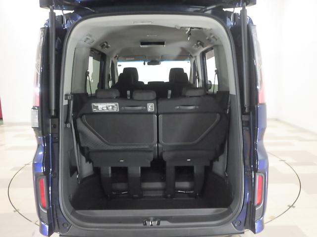 【カーゴスペース】定員人数フルに乗車しても十分に広いカーゴスペースがご利用頂けます