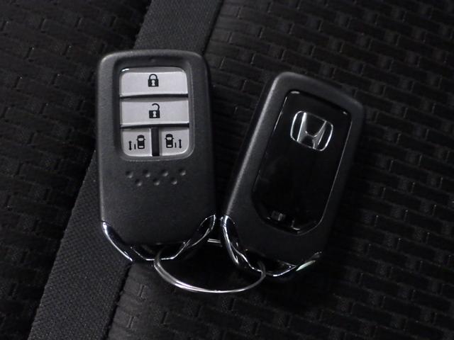 【スマートキー】持っているだけでエンジン始動や、ドアロックの開閉が可能な便利なスマートキーを装備です！イモビライザーでセキュリティー対策もＯＫです
