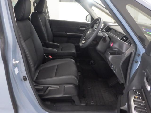 フリードハイブリッド ハイブリッド・Ｇホンダセンシング　禁煙１オーナー　Ｓパッケージ　Ｃパッケージ　前後ドラレコ　純正インターナビ　両電動スライドドア　リアカメラ　コンビシート　センターテーブル　サイドエアバッグ　ドアバイザー　リア席サンシェード　ＥＴＣ（17枚目）