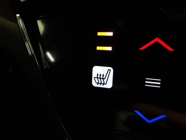 ヴェゼル ハイブリッドＺスタイルエディション　禁煙車　クールアイボリー専用インテリア　コンビシート　あんしんパッケージ　サイドエアバッグ　メーカーオプションナビ　リアカメラ　パドルシフト　クルーズコントロール　フォグライト　ルーフレール　ＵＳＢ（17枚目）