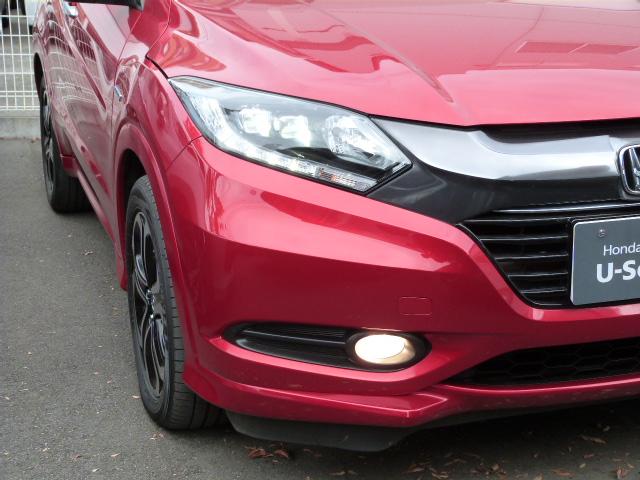 ヴェゼル ハイブリッドＺスタイルエディション　禁煙車　クールアイボリー専用インテリア　コンビシート　あんしんパッケージ　サイドエアバッグ　メーカーオプションナビ　リアカメラ　パドルシフト　クルーズコントロール　フォグライト　ルーフレール　ＵＳＢ（23枚目）