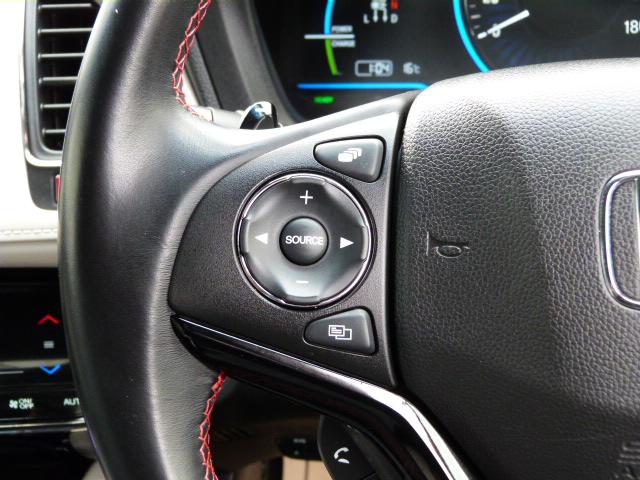 ヴェゼル ハイブリッドＺスタイルエディション　禁煙車　クールアイボリー専用インテリア　コンビシート　あんしんパッケージ　サイドエアバッグ　メーカーオプションナビ　リアカメラ　パドルシフト　クルーズコントロール　フォグライト　ルーフレール　ＵＳＢ（42枚目）