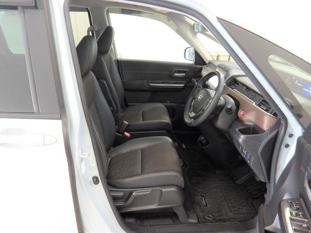 フリードハイブリッド ハイブリッド・クロスター　内外装現状そのまんま車　リア席モニター　大型ナビ　ホンダセンシング　コンビシート　ＡｐｐｌｅＣａｒＰｌａｙ　シートバックテーブル　リアカメラ　両電動スライドドア　ルーフレール　コンフォートビュー　禁煙（20枚目）