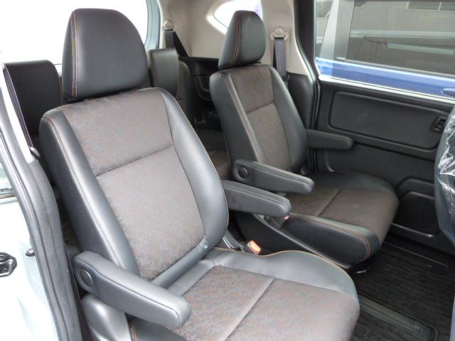 フリードハイブリッド ハイブリッド・クロスター　内外装現状そのまんま車　リア席モニター　大型ナビ　ホンダセンシング　コンビシート　ＡｐｐｌｅＣａｒＰｌａｙ　シートバックテーブル　リアカメラ　両電動スライドドア　ルーフレール　コンフォートビュー　禁煙（21枚目）