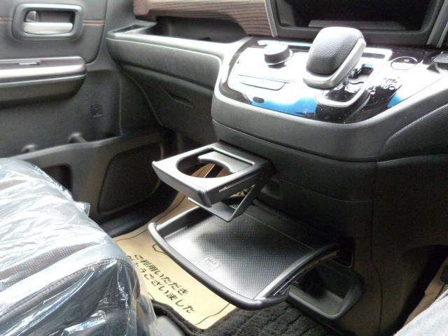 フリードハイブリッド ハイブリッド・クロスター　内外装現状そのまんま車　リア席モニター　大型ナビ　ホンダセンシング　コンビシート　ＡｐｐｌｅＣａｒＰｌａｙ　シートバックテーブル　リアカメラ　両電動スライドドア　ルーフレール　コンフォートビュー　禁煙（31枚目）