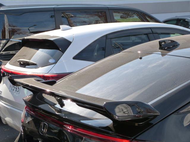 シビック ＲＳ　いまコレ＋　禁煙車　テールゲートスポイラーＧｏｏｇｌｅ搭載コネクトディスプレイ　前後ドラレコ　センターコンソールＢＯＸ　ドリンクホルダーレッドイルミ　ブラックエンブレム　コンビシート　パーキングセンサ（6枚目）