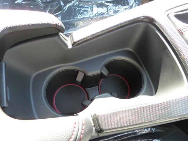 シビック ＲＳ　いまコレ＋　禁煙車　テールゲートスポイラーＧｏｏｇｌｅ搭載コネクトディスプレイ　前後ドラレコ　センターコンソールＢＯＸ　ドリンクホルダーレッドイルミ　ブラックエンブレム　コンビシート　パーキングセンサ（16枚目）