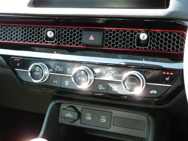 シビック ＲＳ　いまコレ＋　禁煙車　テールゲートスポイラーＧｏｏｇｌｅ搭載コネクトディスプレイ　前後ドラレコ　センターコンソールＢＯＸ　ドリンクホルダーレッドイルミ　ブラックエンブレム　コンビシート　パーキングセンサ（23枚目）