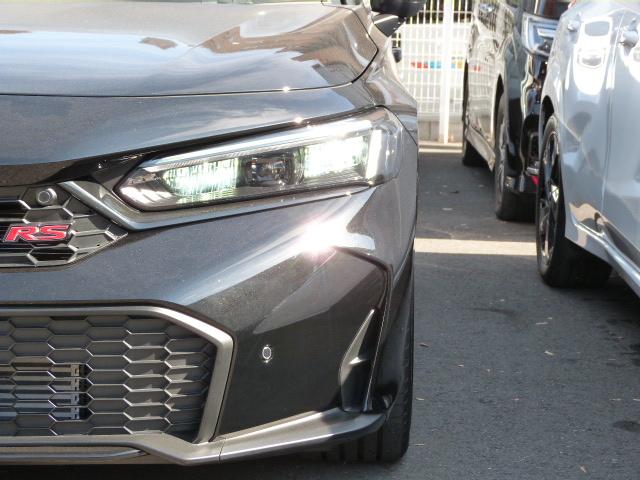 シビック ＲＳ　いまコレ＋　禁煙車　テールゲートスポイラーＧｏｏｇｌｅ搭載コネクトディスプレイ　前後ドラレコ　センターコンソールＢＯＸ　ドリンクホルダーレッドイルミ　ブラックエンブレム　コンビシート　パーキングセンサ（30枚目）