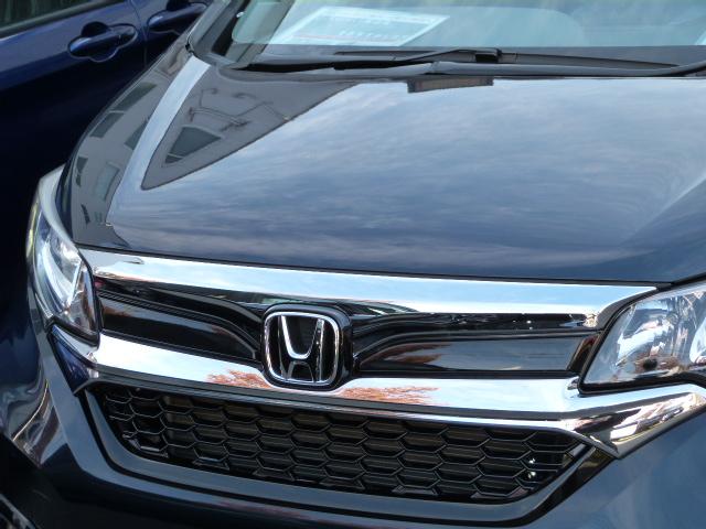 フリードハイブリッド ハイブリッド・Ｇホンダセンシング　Ｓパッケージ　Ｃパッケージ　前後ドラレコ　ＬＥＤフォグライト　フロントグリル　後席ＵＳＢチャージャー　純正インターナビ　コンビシート　両電動スライドドア　リアカメラ　Ｂｌｕｅｔｏｏｔｈ　ドアバイザー（8枚目）