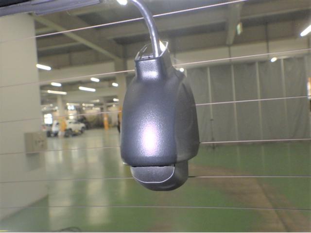 フリードハイブリッド ハイブリッド・Ｇホンダセンシング　Ｓパッケージ　Ｃパッケージ　前後ドラレコ　ＬＥＤフォグライト　フロントグリル　後席ＵＳＢチャージャー　純正インターナビ　コンビシート　両電動スライドドア　リアカメラ　Ｂｌｕｅｔｏｏｔｈ　ドアバイザー（19枚目）