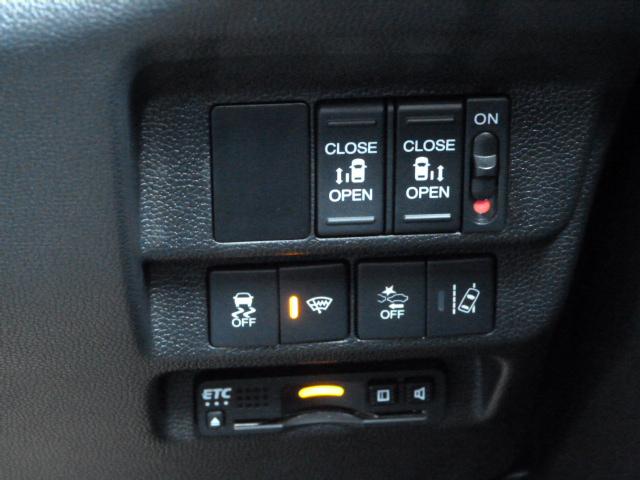 フリードハイブリッド ハイブリッド・Ｇホンダセンシング　Ｓパッケージ　Ｃパッケージ　前後ドラレコ　ＬＥＤフォグライト　フロントグリル　後席ＵＳＢチャージャー　純正インターナビ　コンビシート　両電動スライドドア　リアカメラ　Ｂｌｕｅｔｏｏｔｈ　ドアバイザー（21枚目）