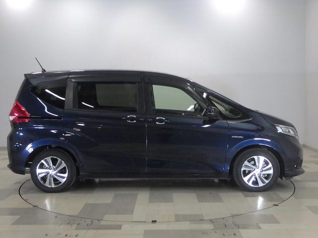 フリードハイブリッド ハイブリッド・Ｇホンダセンシング　Ｓパッケージ　Ｃパッケージ　前後ドラレコ　ＬＥＤフォグライト　フロントグリル　後席ＵＳＢチャージャー　純正インターナビ　コンビシート　両電動スライドドア　リアカメラ　Ｂｌｕｅｔｏｏｔｈ　ドアバイザー（32枚目）