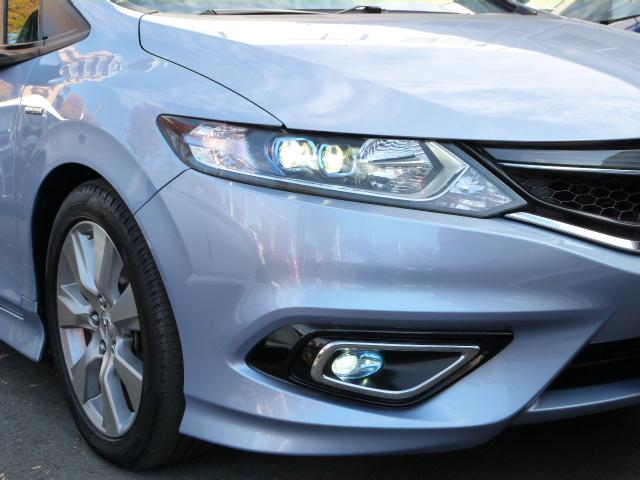 ジェイド ハイブリッドＸ　禁煙車　レザーシート　ホンダセンシング　アドバンスドルームミラー　純正ナビ　リアカメラ　左後方カメラＬａｎｅＷａｔｃｈ　コンソールイルミ　ＬＥＤスピーカーリング　フットライト　ドラレコ　シートヒーター（10枚目）