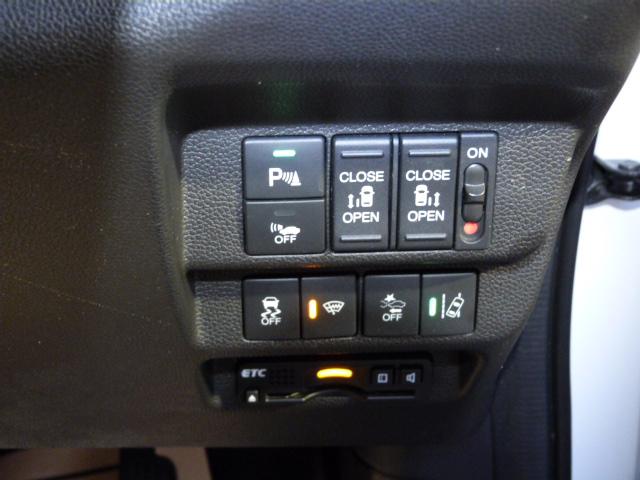 フリードハイブリッド ハイブリッド・ＥＸ　禁煙１オーナー　前後センサー　Ｃパッケージ　Ｓパッケージ　純正ナビ　リアカメラ　両電動スライドドア　コンビシート　シートヒーター　コンフォートビューパッケージ　ドアバイザー　２列目ＵＳＢチャージャー（13枚目）