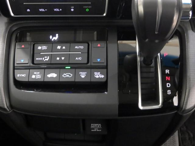 ステップワゴンスパーダ スパーダホンダセンシング　禁煙車　リア席モニター　大型１０インチナビ　ＡｐｐｌｅＣａｒＰｌａｙ　前後ドラレコ　両電動スライドドア　パドルシフト　ラゲッジオーガナイザーＢＯＸ　ドアバイザー　リア席サンシェード　ＥＴＣ２．０（14枚目）