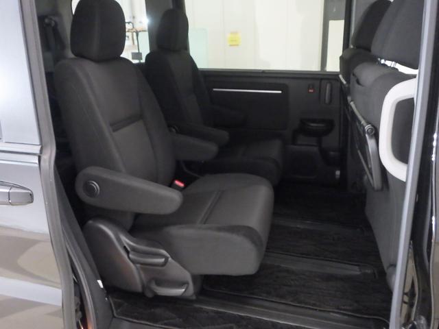 ステップワゴンスパーダ スパーダホンダセンシング　禁煙車　リア席モニター　大型１０インチナビ　ＡｐｐｌｅＣａｒＰｌａｙ　前後ドラレコ　両電動スライドドア　パドルシフト　ラゲッジオーガナイザーＢＯＸ　ドアバイザー　リア席サンシェード　ＥＴＣ２．０（17枚目）