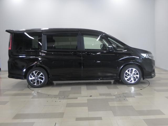 ステップワゴンスパーダ スパーダホンダセンシング　禁煙車　リア席モニター　大型１０インチナビ　ＡｐｐｌｅＣａｒＰｌａｙ　前後ドラレコ　両電動スライドドア　パドルシフト　ラゲッジオーガナイザーＢＯＸ　ドアバイザー　リア席サンシェード　ＥＴＣ２．０（29枚目）