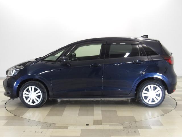 フィット ｅ：ＨＥＶホーム　そのまんま車　禁煙１オーナー　ホンダセンシング　純正インターナビ　Ｒカメラ　パーキングセンサー　コンビシート　ドラレコ　アームレストコンソール　ＵＳＢチャージャー　サイドエアバッグ　Ｂｌｕｅｔｏｏｔｈ（24枚目）