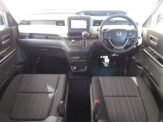 フリード G・ホンダセンシング 禁煙1オーナー 前後ドラレコ 純正ナビ リアカメラ 両電動スライドドア Bluetooth ETC アイドリングストップ ドアバイザー ベンチシート センターテーブル フルセグ DVD再生 Fセグ(12枚目)