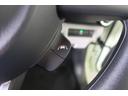 【安全装置】車線維持支援機能搭載◎高速道路を走行中、区画線を検知して、ステアリングに力を加えることで区画線中央付近の走行維持をサポート◎スイッチでON/OFF切替可能◎