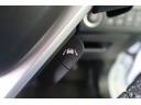 【安全装置】車線逸脱の可能性が高いとシステムが判断すると、ステアリングに力を加えることでドライバーに操作をうながし、車両を車線の内側に戻すよう支援する車線逸脱抑制機能搭載◎ON/OFF切替可能◎