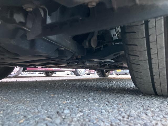 プリウス Ｓ　踏み間違い加速抑制装置　７インチＳＤナビ　フルセグＴＶ　ブルートゥース　ＳＤ　ＨＤＭＩ接続　ＥＴＣ　ＨＩＤ　コンライト　電動格納式ドアミラー　パワーウィンドウ　スペアタイヤ　スマートキー　点検記録簿（36枚目）