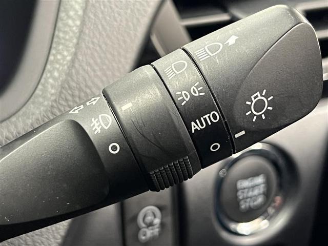 ノア Ｓｉ　ダブルバイビーＩＩ　禁煙車　衝突被害軽減ブレーキ　両側パワースライドドア　ＬＥＤライト＆フォグ　クルーズコントロール　７インチＳＤナビ　バックモニター　ＥＴＣ２．０　アイドリングストップ機能　スマートキー　点検記録簿（13枚目）