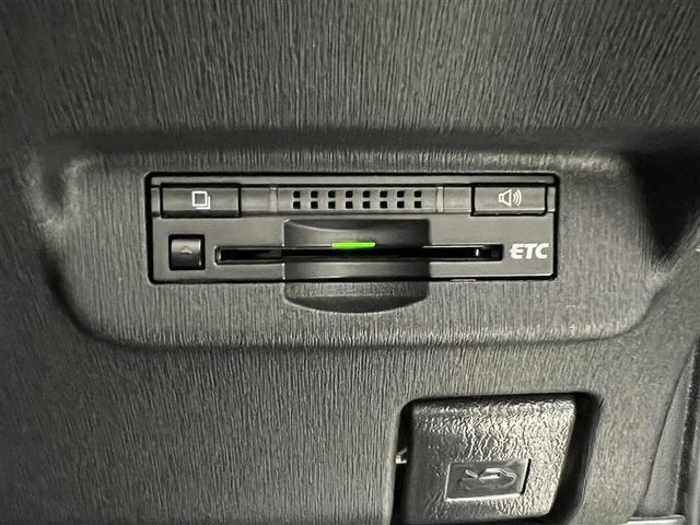 プリウス S 踏み間違い加速抑制システム HIDライト コンライト 7インチSDナビ ブルートゥース CD・DVD再生 バックモニター ETC オートエアコン スペアタイヤ トノカバー付 スマートキー 点検記録簿(29枚目)