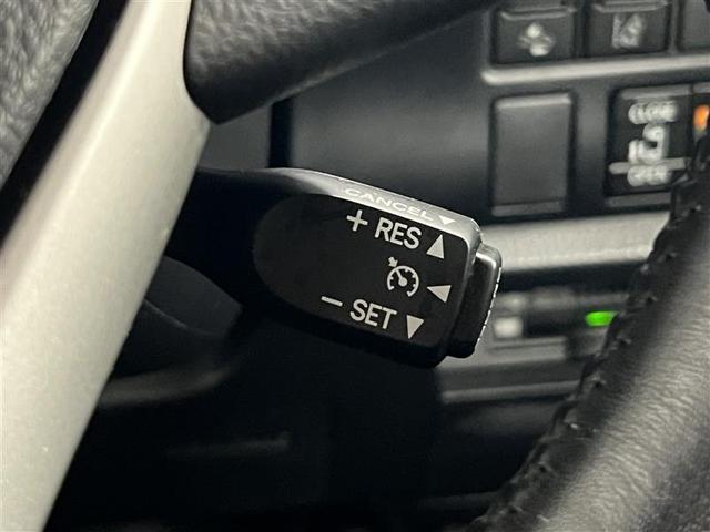 ノア ハイブリッドＳｉ　ダブルバイビーＩＩＩ　地デジ　バックモニター　両側ＰＳＤ　ＬＥＤ　ナビ＆ＴＶ　ＤＶＤ　横滑り防止装置　アルミホイール　スマキー　エアバッグ　クルコン　ＡＣ　３列シート　キーフリー　１オ－ナ－　ＥＴＣ　メモリーナビ（9枚目）