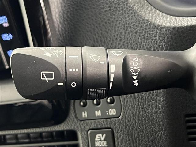 ノア ハイブリッドＳｉ　ダブルバイビーＩＩＩ　地デジ　バックモニター　両側ＰＳＤ　ＬＥＤ　ナビ＆ＴＶ　ＤＶＤ　横滑り防止装置　アルミホイール　スマキー　エアバッグ　クルコン　ＡＣ　３列シート　キーフリー　１オ－ナ－　ＥＴＣ　メモリーナビ（11枚目）