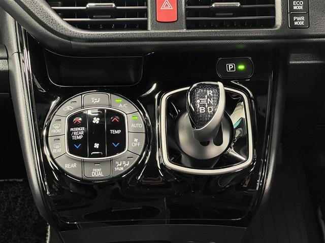 ノア ハイブリッドＳｉ　ダブルバイビーＩＩＩ　地デジ　バックモニター　両側ＰＳＤ　ＬＥＤ　ナビ＆ＴＶ　ＤＶＤ　横滑り防止装置　アルミホイール　スマキー　エアバッグ　クルコン　ＡＣ　３列シート　キーフリー　１オ－ナ－　ＥＴＣ　メモリーナビ（20枚目）