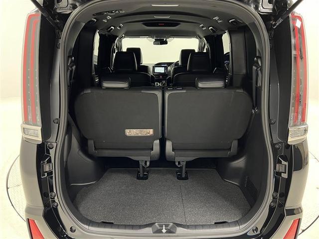 ノア ハイブリッドＳｉ　ダブルバイビーＩＩＩ　地デジ　バックモニター　両側ＰＳＤ　ＬＥＤ　ナビ＆ＴＶ　ＤＶＤ　横滑り防止装置　アルミホイール　スマキー　エアバッグ　クルコン　ＡＣ　３列シート　キーフリー　１オ－ナ－　ＥＴＣ　メモリーナビ（28枚目）