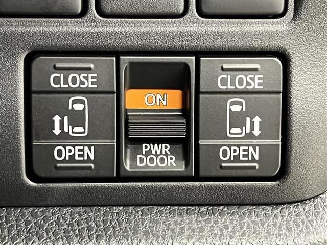 ノア ハイブリッドＳｉ　ダブルバイビーＩＩＩ　地デジ　バックモニター　両側ＰＳＤ　ＬＥＤ　ナビ＆ＴＶ　ＤＶＤ　横滑り防止装置　アルミホイール　スマキー　エアバッグ　クルコン　ＡＣ　３列シート　キーフリー　１オ－ナ－　ＥＴＣ　メモリーナビ（32枚目）