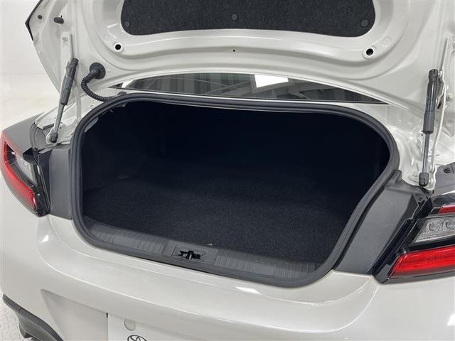 ＧＲ８６ ＲＺ　禁煙車　アプライドモデルＢ　ブラインドスポットディテクション　リヤクロストラフィックアラート　クルーズコントロール　９インチＳＤナビ　バックモニター　ＥＴＣ　前後ドラレコ　シートヒーター　点検記録簿（34枚目）