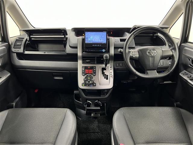 ヴォクシー ZS 煌Z 両側電動パワースライドドア Rカメラ プッシュスタートスマートキー 1オーナー パワーステアリング エアコン ナビテレビ DVD再生可 フルセグテレビ 助手席エアバッグ 盗難防止システム キーレス(7枚目)