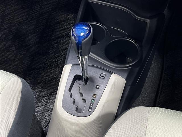 アクア Ｓ　スマートキープッシュスタート　キーレスエントリ　イモビ　ナビ＆ＴＶ　オートエアコン　デュアルエアバック　ＥＳＣ　Ｂカメラ　パワーウィンドウ　ＥＴＣ　ＳＲＳ　ワンセグＴＶ　パワーステアリング　ＡＢＳ（20枚目）