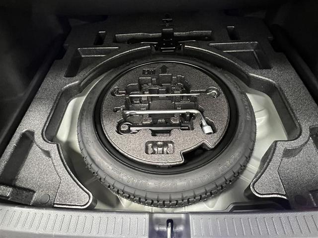 カローラ ダブルバイビー 衝突被害軽減ブレーキ オートエアコン ナビ 盗難防止装置 キーフリー LED バックモニター スマートキー メモリーナビ サイドエアバッグ オートクルーズコントロール 横滑り防止機能 AW エアバッグ(16枚目)