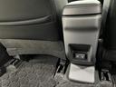 助手席背面に雑誌などを入れるのに便利なポケット付!センターコンソール背面に充電用USB端子付!