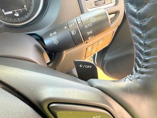 アテンザセダン XD 修復歴なし 禁煙車 衝突軽減ブレーキ 純正SDナビ ETC バックカメラ Bluetooth アドバンストキー プッシュスタート クルコン HIDライト デュアルエアコン 純正19インチAW 横滑防止(6枚目)