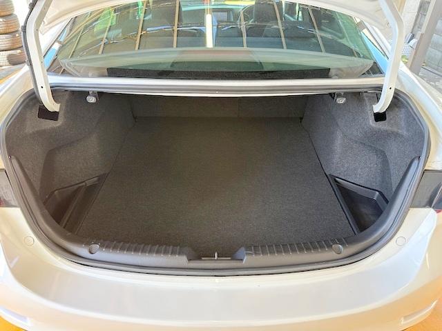 アテンザセダン XD 修復歴なし 禁煙車 衝突軽減ブレーキ 純正SDナビ ETC バックカメラ Bluetooth アドバンストキー プッシュスタート クルコン HIDライト デュアルエアコン 純正19インチAW 横滑防止(11枚目)