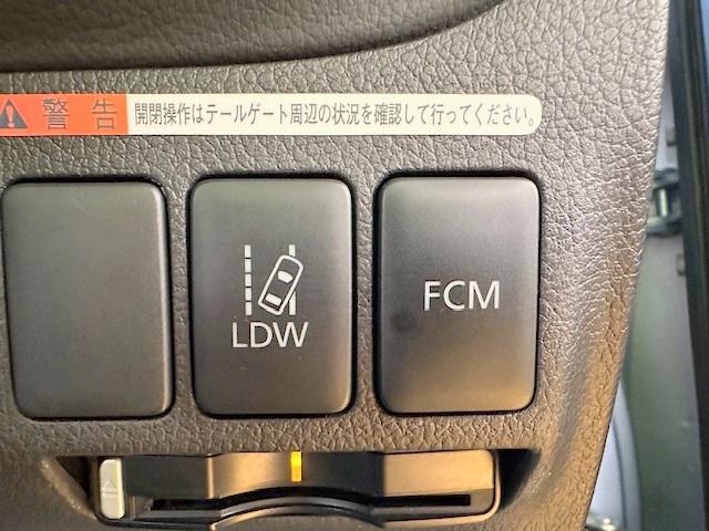 アウトランダーPHEV Gナビパッケージ 修復歴なし 禁煙車 純正SDナビ 衝突軽減ブレーキ 電動リアゲート バックカメラ レーンキープアシスト アダプティブクルコン ETC HID パドルシフト 4WD ステアリングスイッチ 純正アルミ(3枚目)