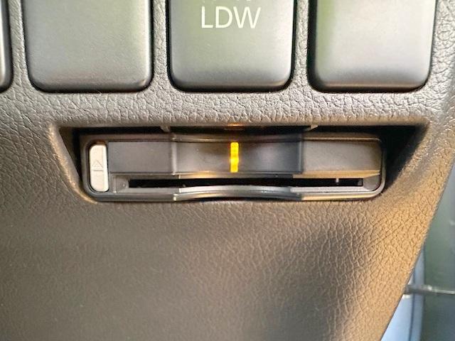 アウトランダーPHEV Gナビパッケージ 修復歴なし 禁煙車 純正SDナビ 衝突軽減ブレーキ 電動リアゲート バックカメラ レーンキープアシスト アダプティブクルコン ETC HID パドルシフト 4WD ステアリングスイッチ 純正アルミ(8枚目)