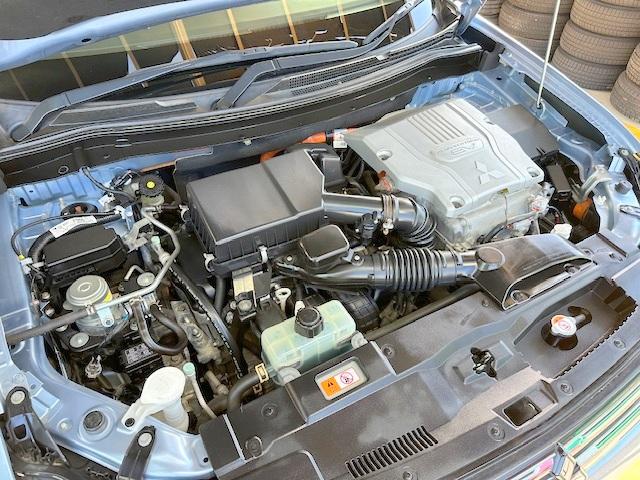 アウトランダーPHEV Gナビパッケージ 修復歴なし 禁煙車 純正SDナビ 衝突軽減ブレーキ 電動リアゲート バックカメラ レーンキープアシスト アダプティブクルコン ETC HID パドルシフト 4WD ステアリングスイッチ 純正アルミ(12枚目)