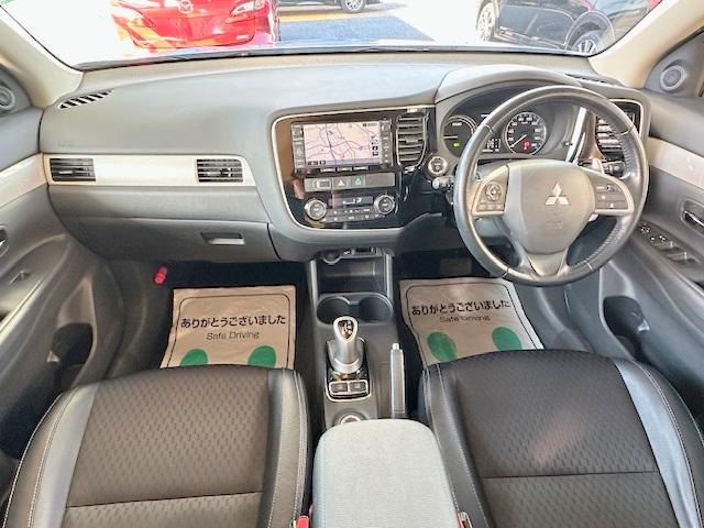 アウトランダーPHEV Gナビパッケージ 修復歴なし 禁煙車 純正SDナビ 衝突軽減ブレーキ 電動リアゲート バックカメラ レーンキープアシスト アダプティブクルコン ETC HID パドルシフト 4WD ステアリングスイッチ 純正アルミ(13枚目)