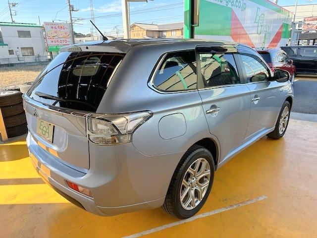 アウトランダーPHEV Gナビパッケージ 修復歴なし 禁煙車 純正SDナビ 衝突軽減ブレーキ 電動リアゲート バックカメラ レーンキープアシスト アダプティブクルコン ETC HID パドルシフト 4WD ステアリングスイッチ 純正アルミ(26枚目)