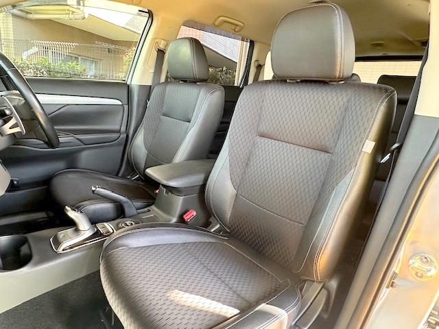 アウトランダーPHEV Gナビパッケージ 修復歴なし 禁煙車 純正SDナビ 衝突軽減ブレーキ 電動リアゲート バックカメラ レーンキープアシスト アダプティブクルコン ETC HID パドルシフト 4WD ステアリングスイッチ 純正アルミ(31枚目)