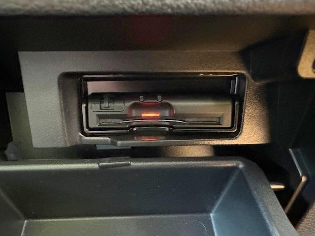 セレナ ハイウェイスターG 修復歴なし ワンオーナー 禁煙車 プロパイロット 両側自動ドア フリップダウンモニター 全周囲モニター エマージェンシーブレーキ 純正SDナビ ブルートゥース ETC レーンキープ パーキングアシスト(10枚目)