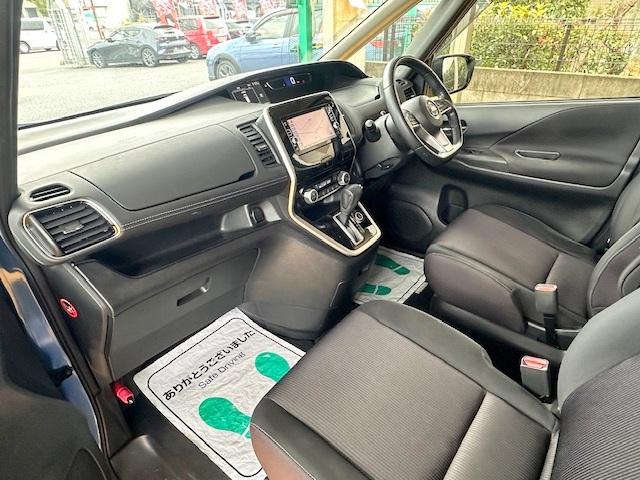 セレナ ハイウェイスター　修復歴なし　禁煙車　エマージェンシーブレーキ　両側自動ドア　フリップダウンモニタ　バックカメラ　純正ＳＤナビ　Ｂｌｕｅｔｏｏｔｈ　ＥＴＣ　インテリキー　プッシュスタート　Ｗエアコン　純正１６インチＡＷ（9枚目）